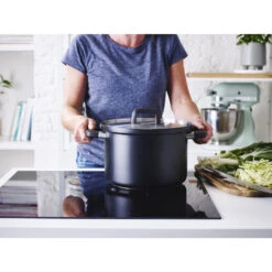 BK Flow Cool Black RVS Soeppan Ø24 Cm -Home-Keuken 101 2478 3 1